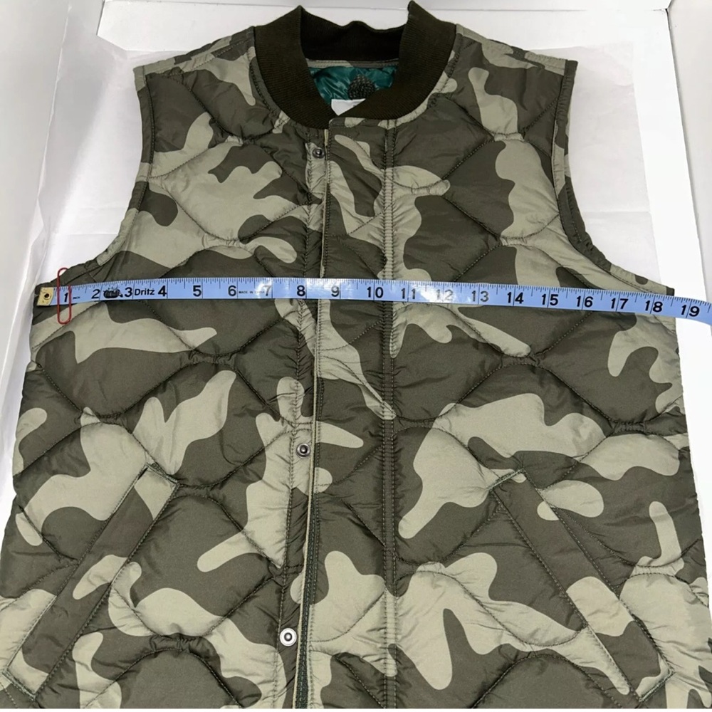 Free Assembly Men's Quilted Onion Pattern Vest Olive Green Camo size XS - Picture 10 of 12